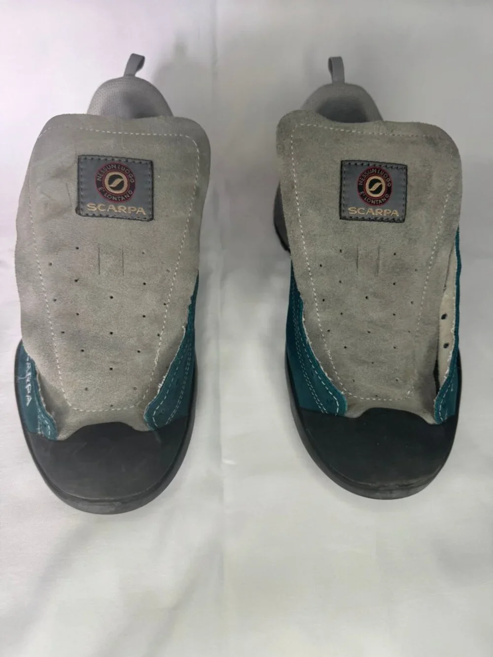 Scarpa Mojito Approach Shoes Men's US 9.5 EU 42.5 Vibram Suede Hiking